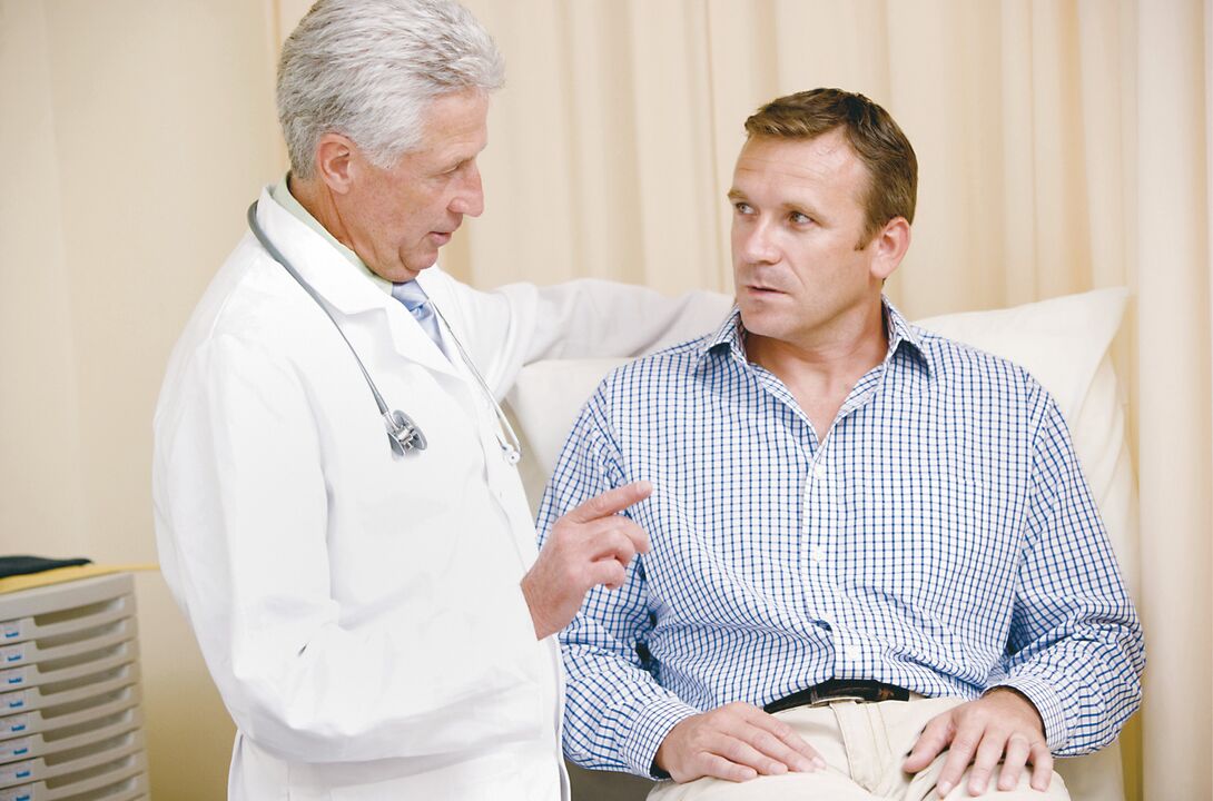 Nach der Untersuchung wird der Urologe dem Patienten mit Prostatitis ein umfassendes Therapiespektrum verschreiben